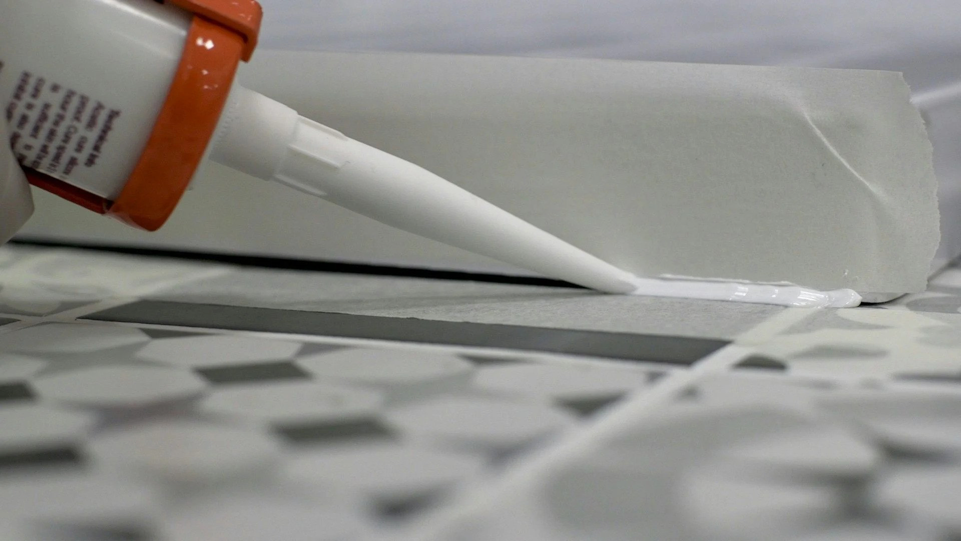 How to apply sealant