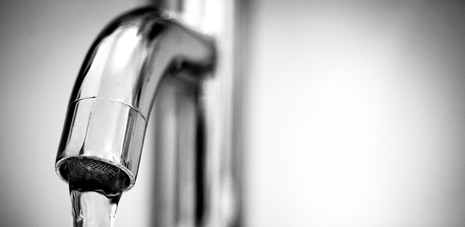 Is It Ok To Drink Water From Your Bathroom Tap