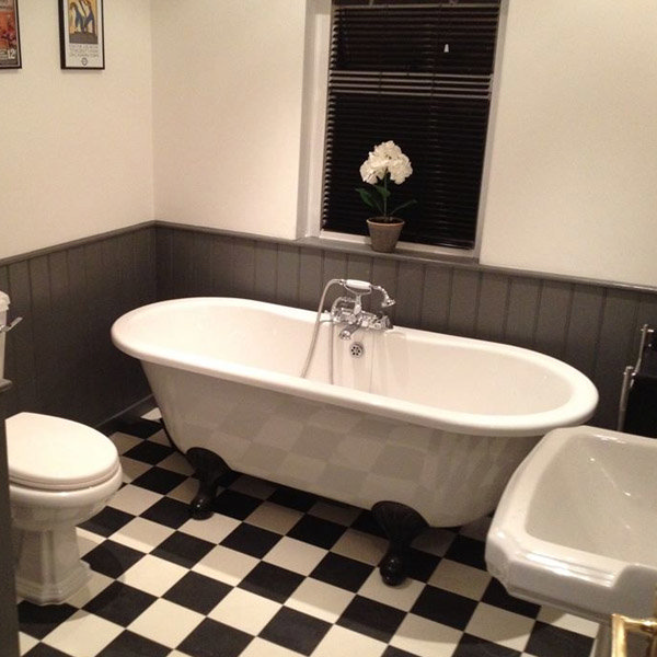 small checkered floor bathroom