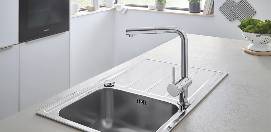 fitted stainless steel kitchen sink