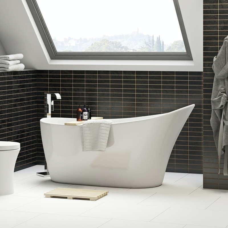 Freestanding slipper bath