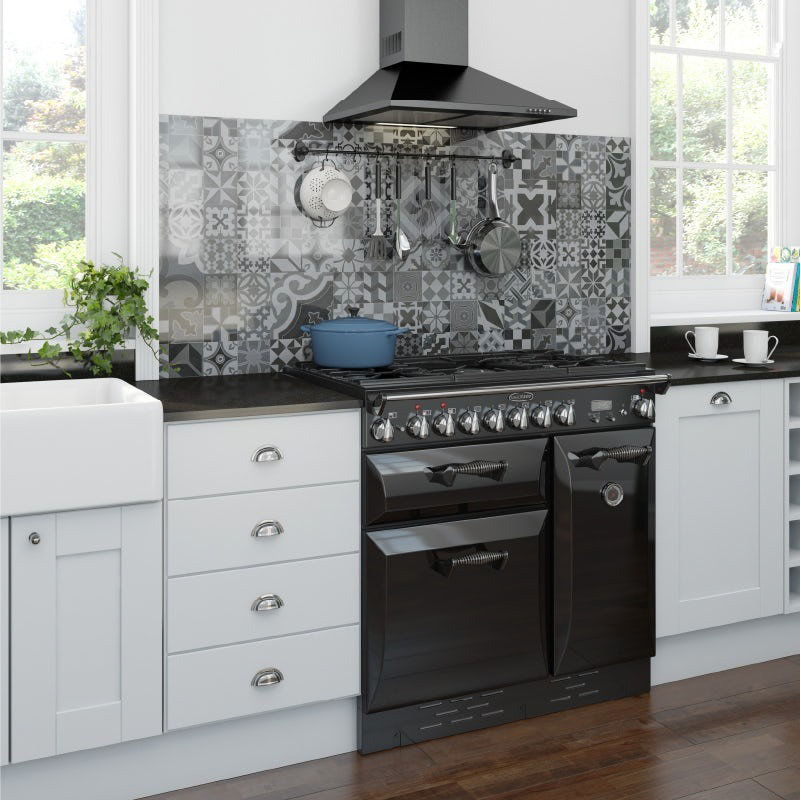 Oven with tiled splashback