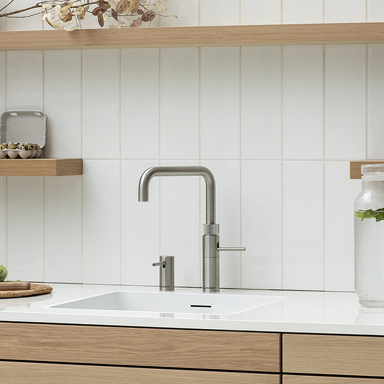 steel quooker tap, white and oak kitchen