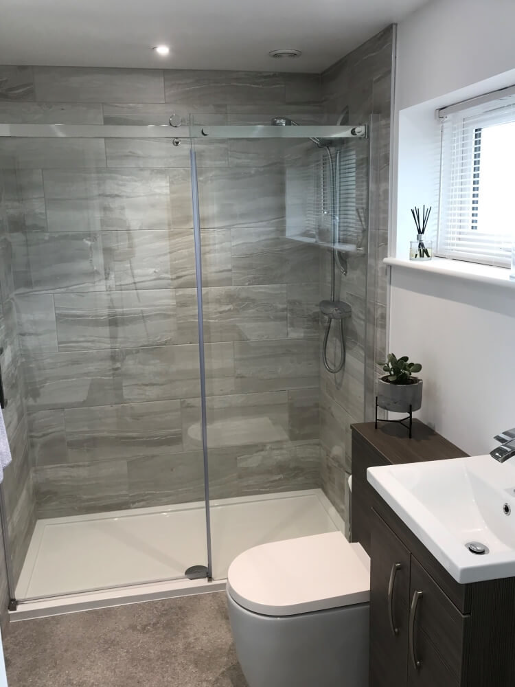 Sarah's new bathroom: a phenomenal minimalist haven