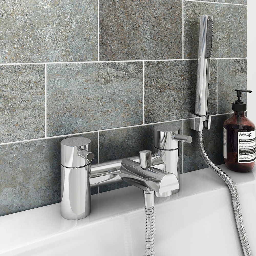 Cruze Contemporary Bath Shower Mixer with Shower Kit - Chrome