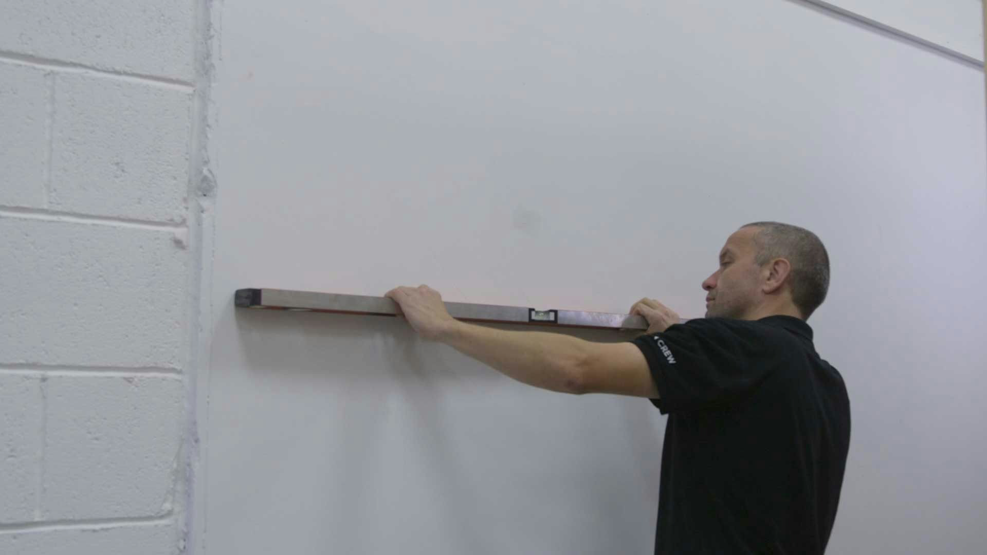 Priming painted walls for tiles: Step 3