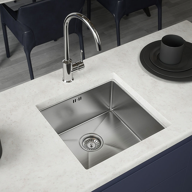 Stainless undermount sink, chrome single lever tap