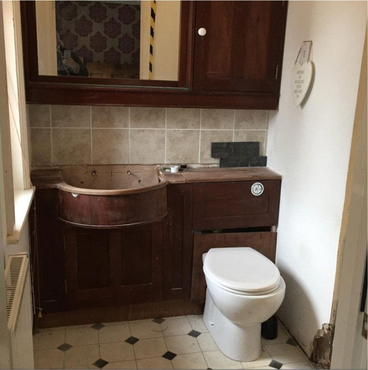 Customer Bathroom - Before Picture En Suite | glorygirl Bournemouth