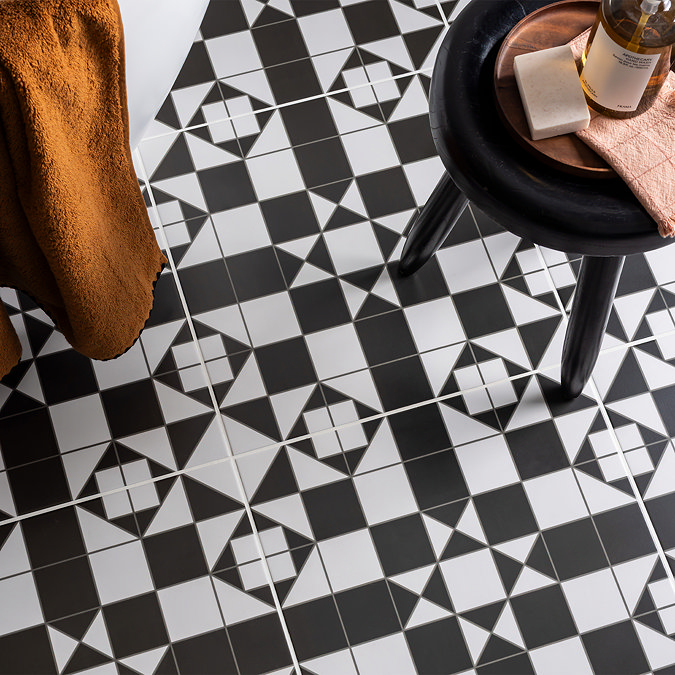 Alderford Black Victorian Patterned Floor Tiles - 450 x 450mm