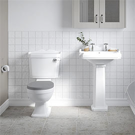 Appleby Traditional 4-Piece Bathroom Suite Medium Image
