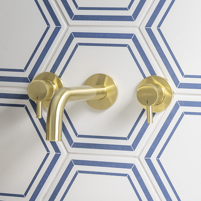 Arezzo Fluted Round Brushed Brass Wall Mounted (3TH) Bath Filler Tap