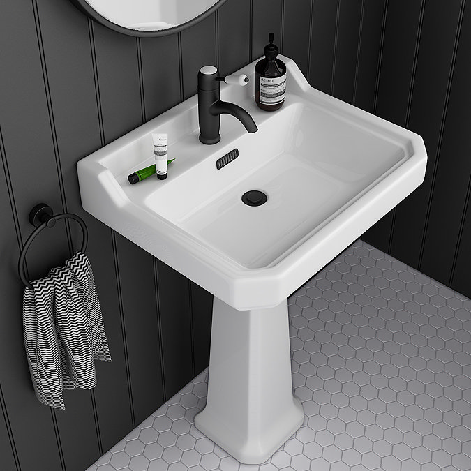 Arezzo Traditional 1 Tap Hole Basin + Pedestal 600mm Wide