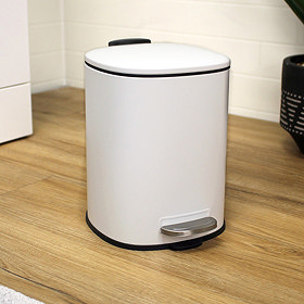 White bathroom bin