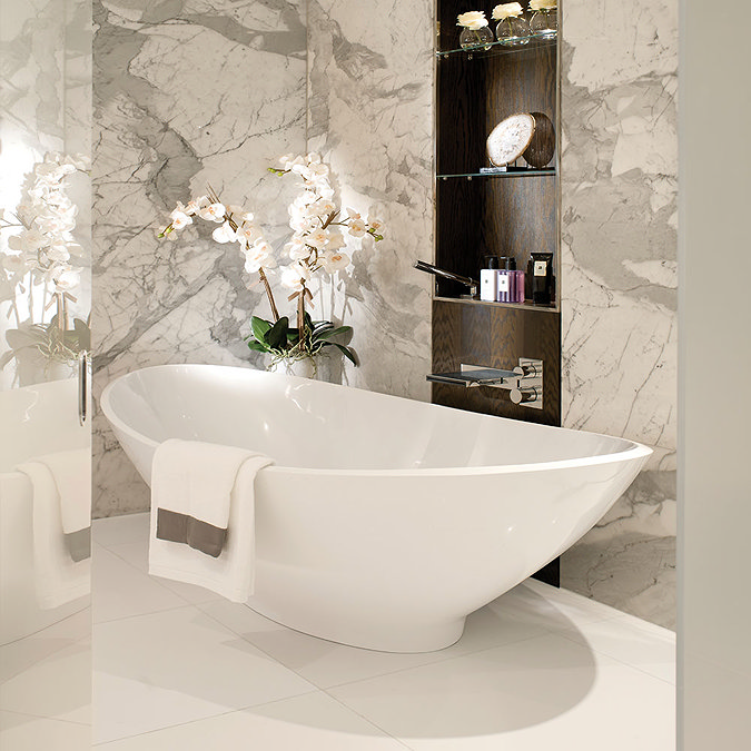 BC Designs Kurv Freestanding Modern Bath 1890 x 900mm  Feature Large Image