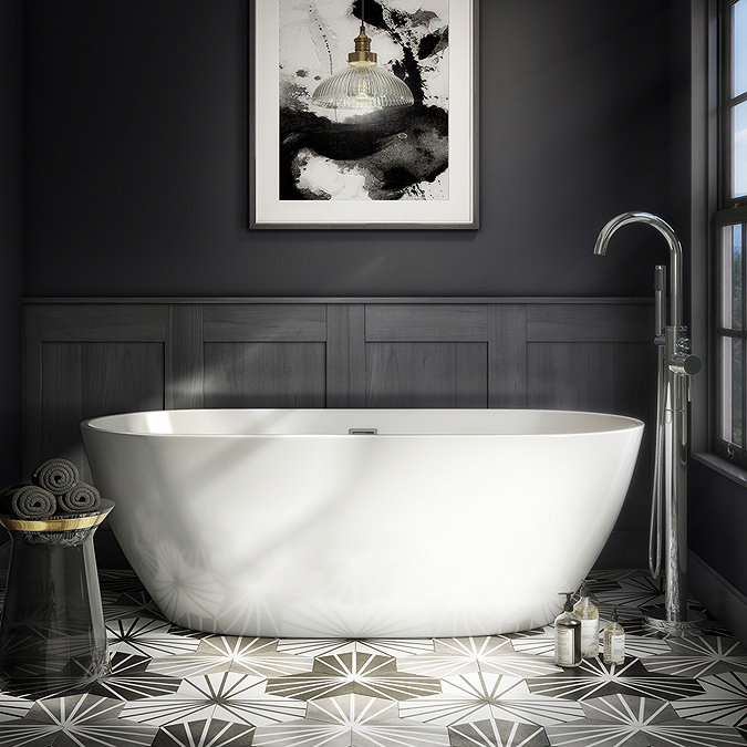 Bianco Double Ended Curved Freestanding Bath Suite Feature Large Image