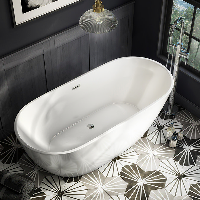 Bianco Double Ended Curved Freestanding Bath Suite  Standard Large Image
