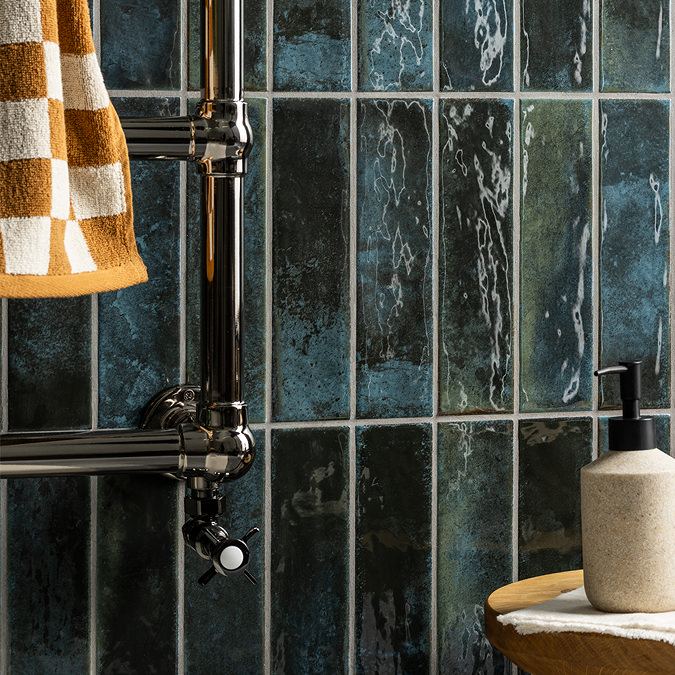 Chatsworth Black Nickel 498 x 748mm Wall Mounted Towel Rail