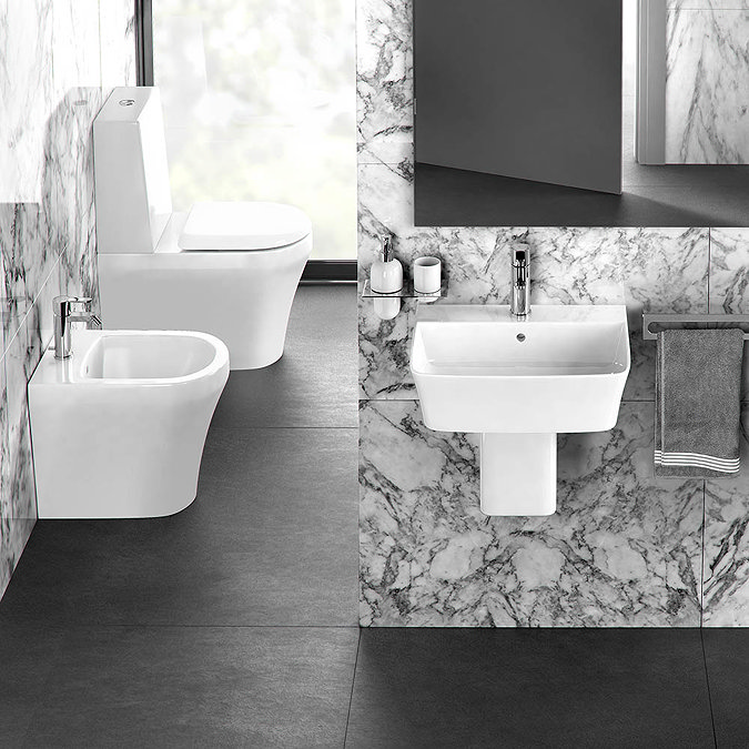 Britton Bathrooms - Fine S40 Back to Wall Bidet - 40.1972 Standard Large Image