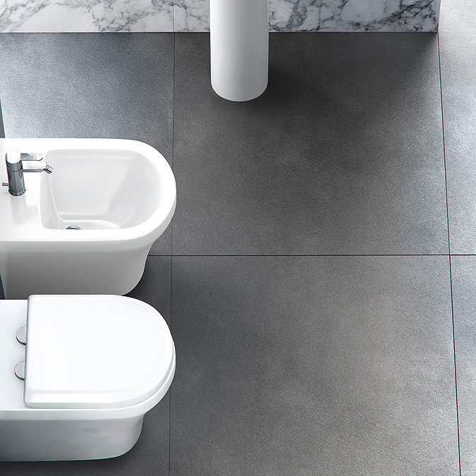 Britton Bathrooms - Fine S40 Back to Wall Bidet - 40.1972 In Bathroom Large Image