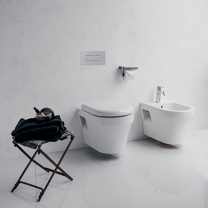 Britton Bathrooms - Fine S40 Wall Hung Bidet - 40.1970 Feature Large Image