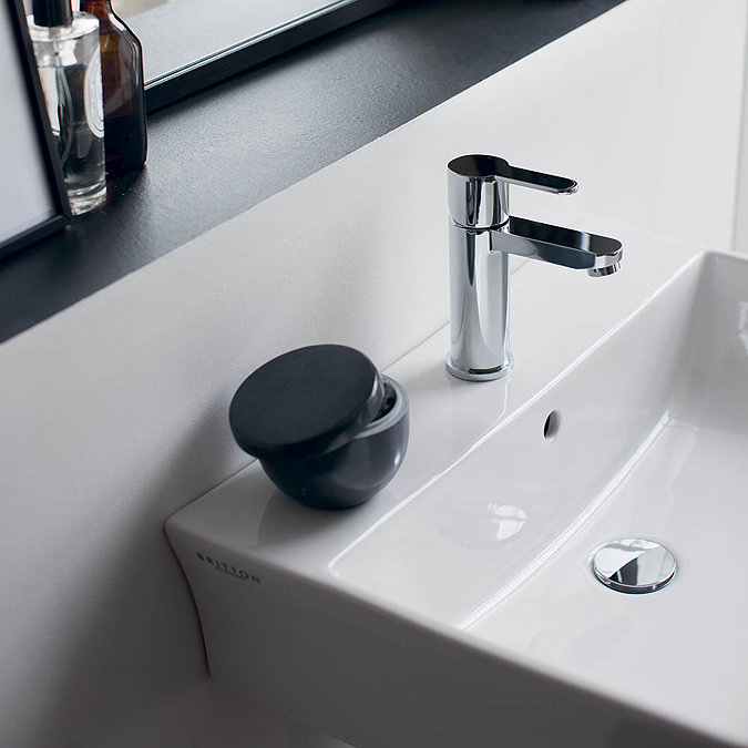 Britton Bathrooms - Fine S40 Washbasin with Round Full Pedestal - 2 Size Options Feature Large Image