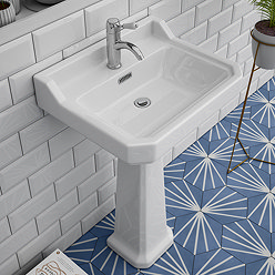 Carlton 1 Tap Hole Traditional Basin + Pedestal 560mm Basin