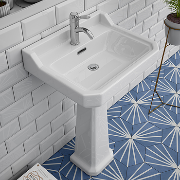 Carlton Large 1 Tap Hole Traditional Basin + Pedestal