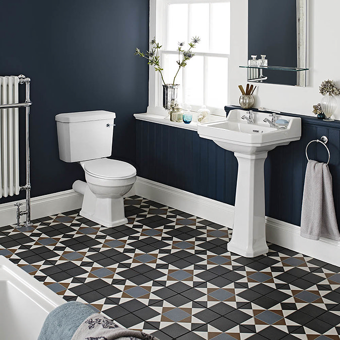 Premier Carlton 4-Piece Traditional 2TH Bathroom Suite - 500mm Basin Large Image