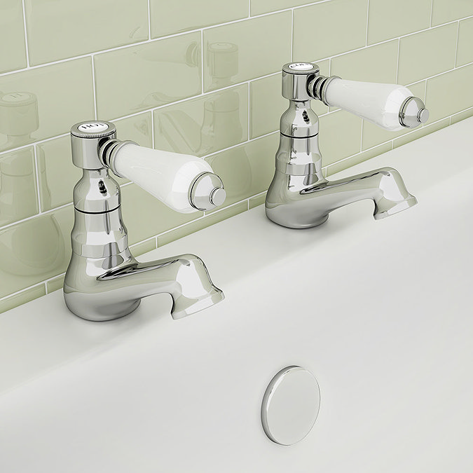 Carlton 560 Complete Traditional Bathroom Package Standard Large Image