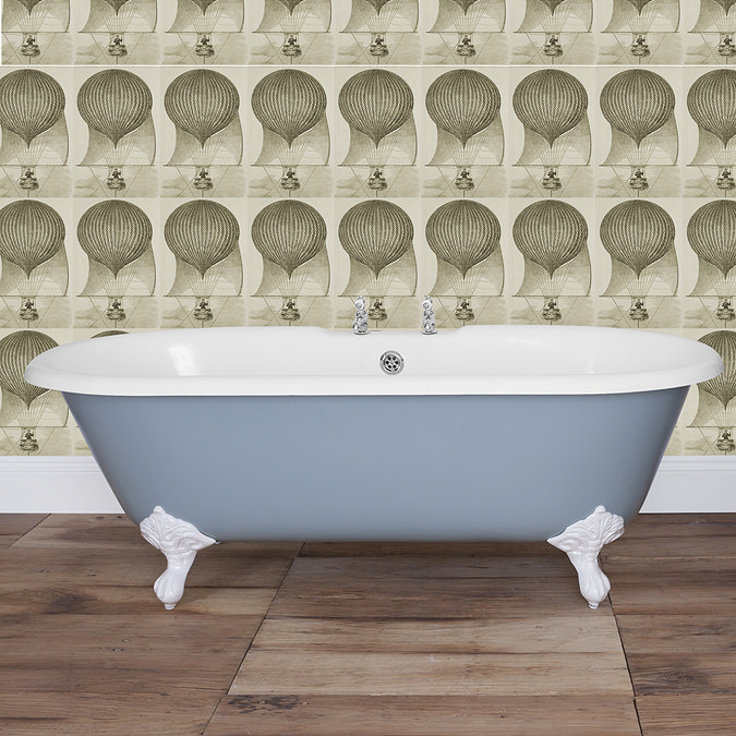 JIG Ashby Cast Iron Roll Top Bath (1720x740mm) with Feet In Bathroom Large Image