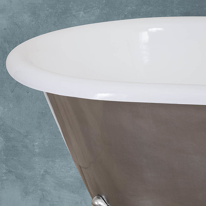 JIG Bisley Fully Polished Cast Iron Roll Top Bath (1690x750mm) with Feet Feature Large Image