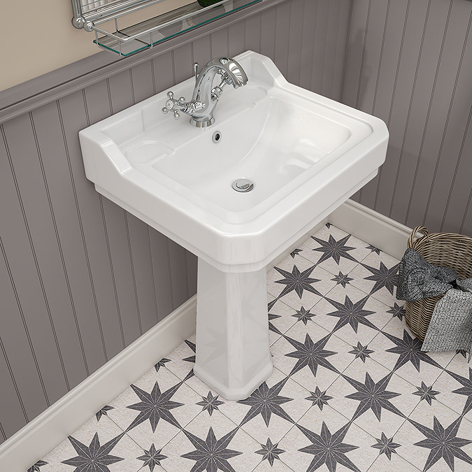 Chatsworth 560mm Basin with Upstand and Full Pedestal (1 Tap Hole)