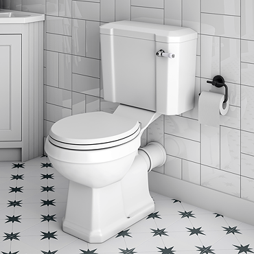 Chatsworth Close Coupled Traditional Toilet + Soft Close Seat