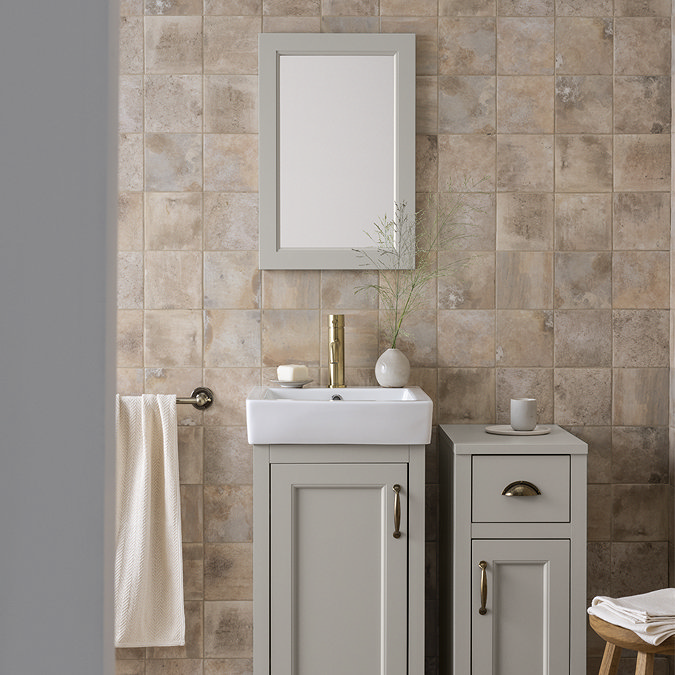 Chatsworth Mirror (600 x 400mm - Grey)