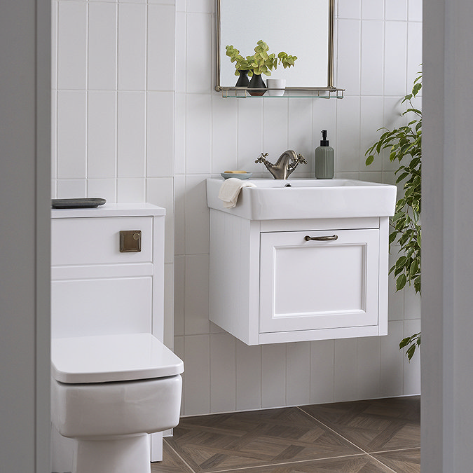 Chatsworth Traditional 500mm White Toilet Unit with Square Pan, Cistern & Antique Brass Flush