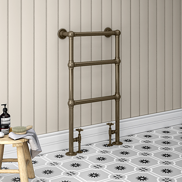 Chatsworth Traditional 949 x 498mm Antique Brass Towel Rail