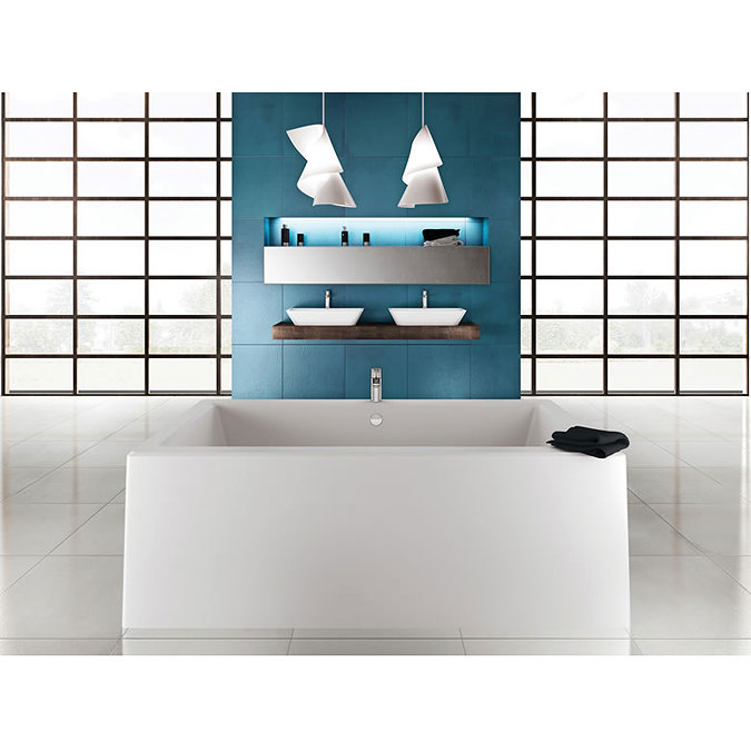 Clearwater - Ice 1840 x 940 Modern Freestanding Bath - M9 Feature Large Image