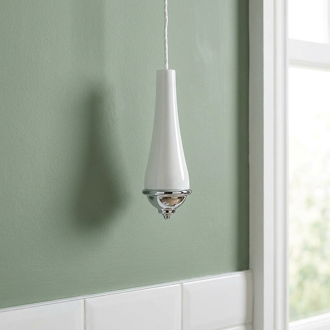 Croydex Classic White/Chrome Light Pull