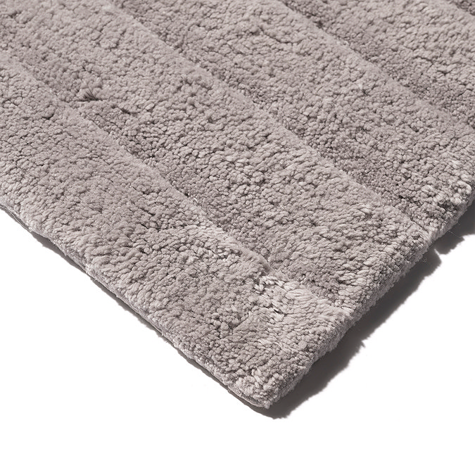 Close up image of the corner of the Croydex Grey Arched Bath Mat.