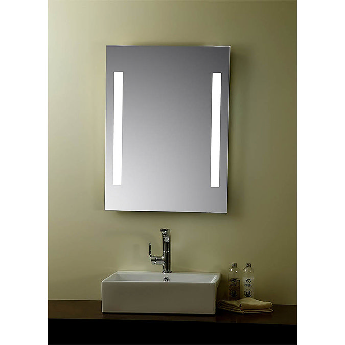 Croydex Henbury Hang N Lock Illuminated Mirror with Demister Pad 700 x 500mm - MM720300E  Feature La