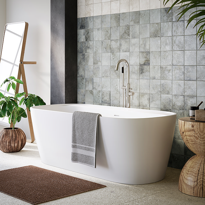 Cruze Curved Back To Wall Bath (1700 x 800mm) with Waste