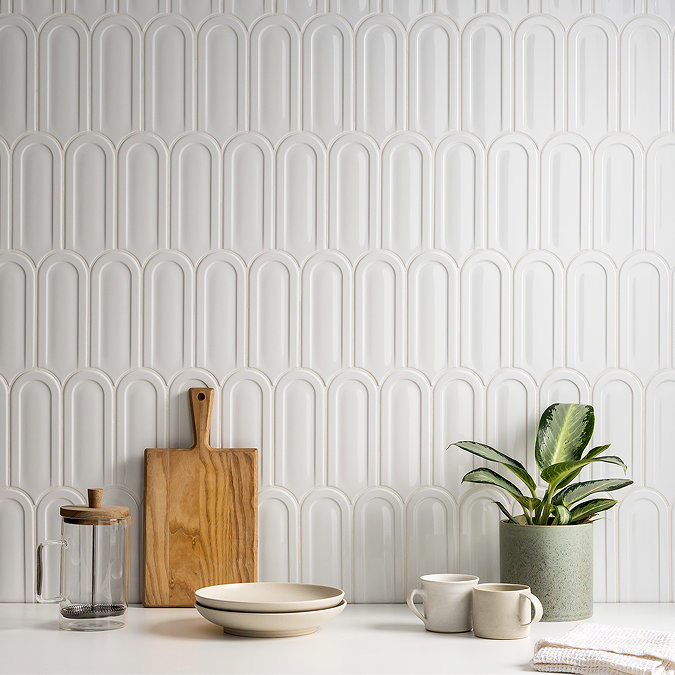 Eleonora White Scallop & Feather Bevelled Gloss Wall Tiles