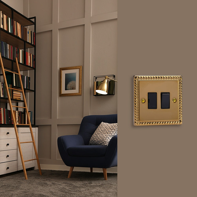 Ellis & Co Switched Fused Spur Georgian Brass - Black