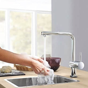 Grohe Minta Touch Electronic Kitchen Sink Mixer with Pull Out Spray - Chrome - 31360001 In Bathroom
