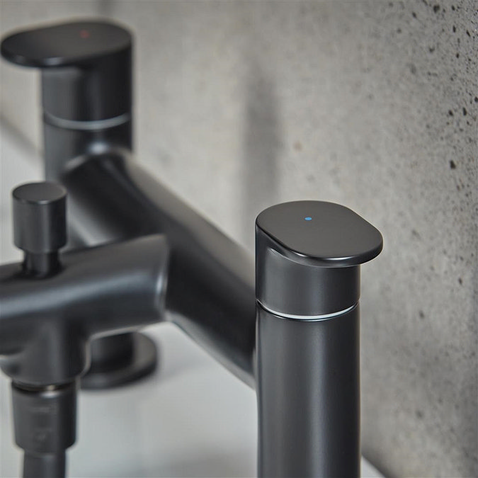 hansgrohe Vernis Blend Bath Shower Mixer with Kit - Matt Black - 71461670 additional Large Image