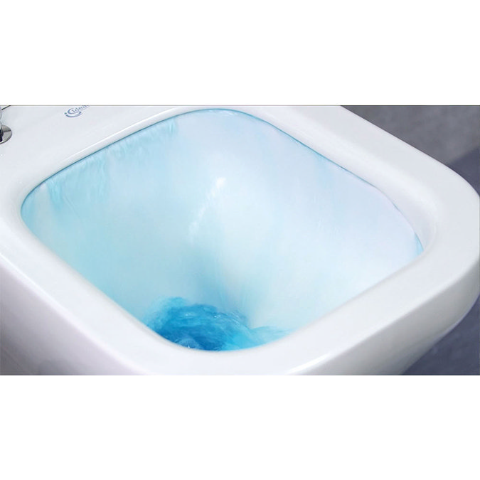 Ideal Standard Concept Arc AquaBlade Close Coupled Toilet  Feature Large Image
