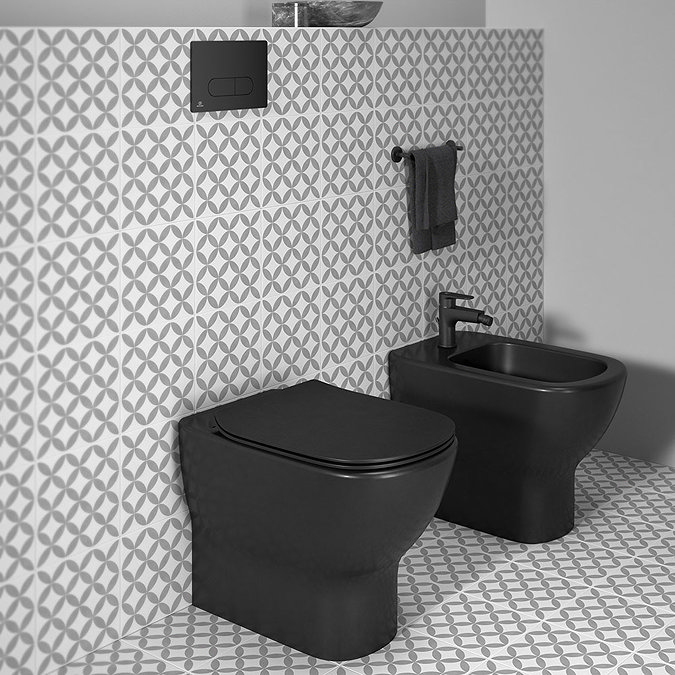 Ideal Standard Tesi Silk Black AquaBlade Back to Wall WC + Soft Close Seat  In Bathroom Large Image