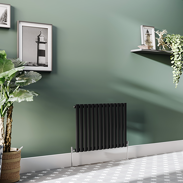 Metro Horizontal Radiator - Matt Black - Single Panel (600mm High) 826mm Wide