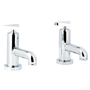 Minimalist Isla bath taps Large Image