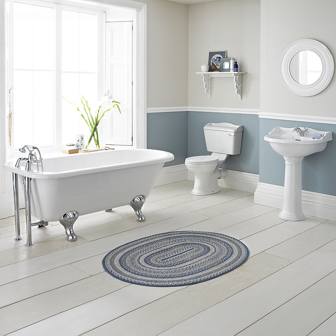 Monaco Traditional Close Coupled Toilet with Soft Close Seat (Gloss White)
